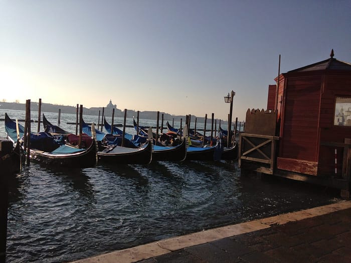 Venedik IMG 3321 Gondollar