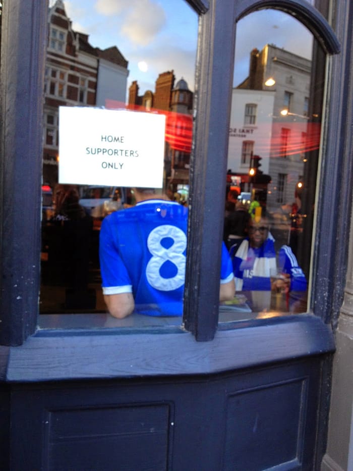 Londra Publarında Maç İzlemek IMG 3628 Pub girişi