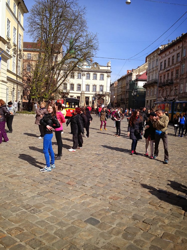 Lviv: Devrimin Ardından eski sokaklar eski lviv