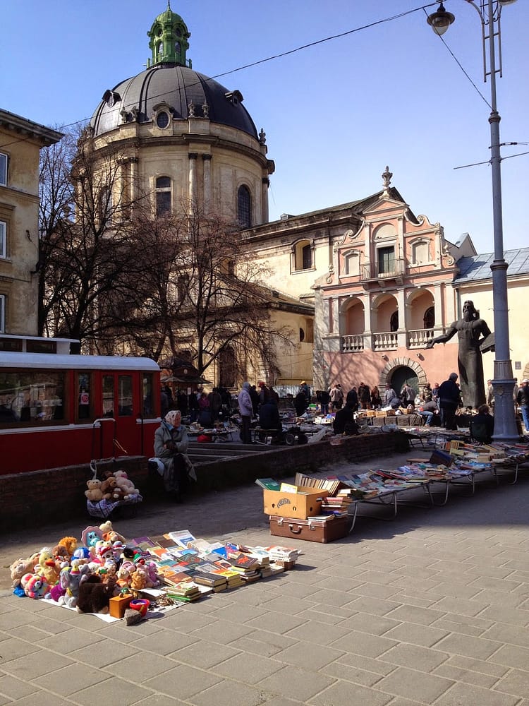 Lviv: Devrimin Ardından kilise lviv kiliseleri